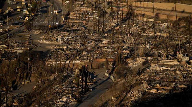 Mehr als 12.000 Gebäude wurden bislang durch die Brände zerstört oder beschädigt.
