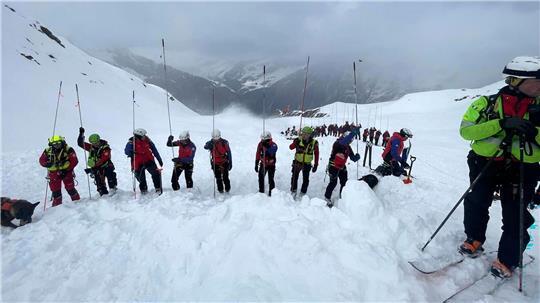 Mehr als 60 Rettungskräfte waren bei der Suche im Einsatz.