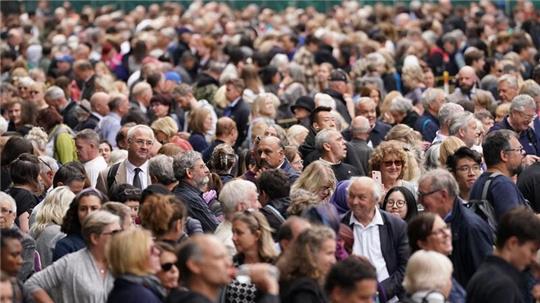 Mehr als 8 Milliarden Menschen leben derzeit auf der Erde.