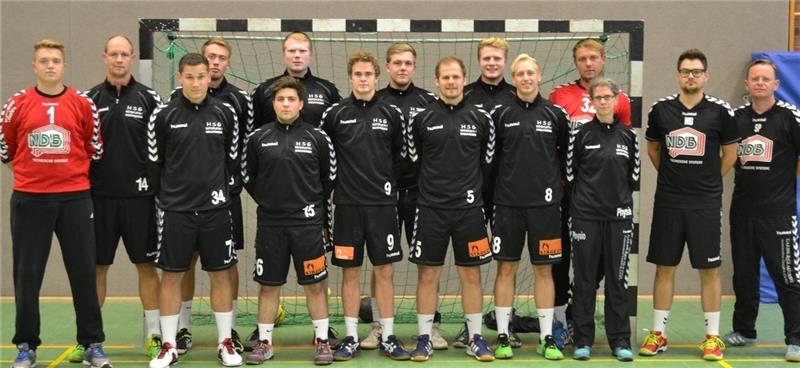 Mehr als Platz neun sollte schon herausspringen (hintere Reihe von links): Christian Funck, Leif Schmidt, Yannik Moje, Bennet Kahrs, Niklas Moje, Patrick Funck, Trainer Max Bock und Co-Trainer Stefan Plath; (vorne von links) Pascal Meger, M