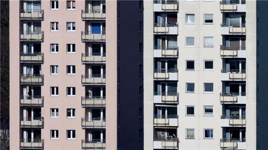 Mehr als die Hälfte der Bevölkerung in Deutschland wohnt zur Miete. (Archivbild)
