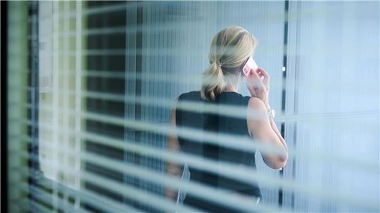Mehr als jede dritte Position in den Führungsetagen großer öffentlicher Unternehmen ist inzwischen von einer Frau besetzt. (Symbolbild) 