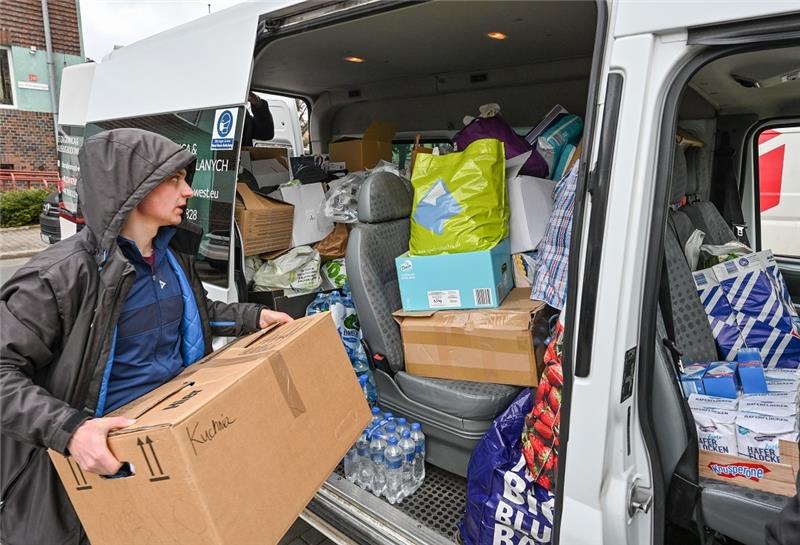 Hilfe für die Ukraine: Wo im Kreis gespendet werden kann Mehr als 500.000 Flüchtlinge aus der Ukraine sind nach Angaben des Grenzschutzes in Polen angekommen. Um sie zu versorgen gibt es auch im Kreis Stade verschiedene Spendenaktionen (Symbolfoto). Foto: Patrick Pleul/dpa-Zentralbild/dpa