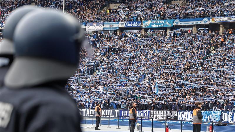 Hertha siegt im Hochrisiko-Spiel gegen Dynamo Dresden Mehrere Hundertschaften der Polizei waren bei dem Spiel im Einsatz.