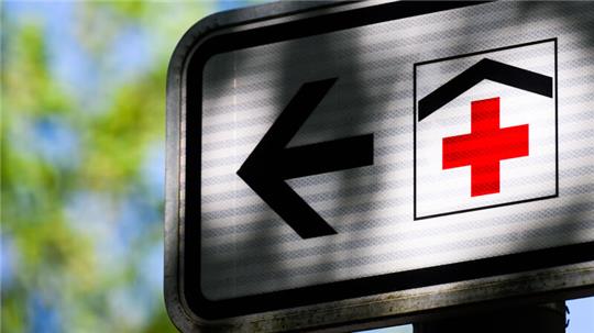 Mehrere Kliniken werden zu Großkrankenhäusern zusammengelegt.