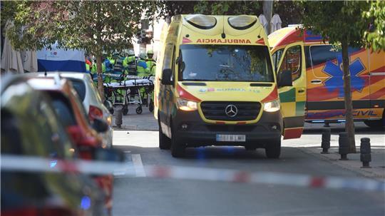 Mehrere Menschen wurden bei einer nach ersten Erkenntnissen durch eine Explosion in einem Wohn- und Geschäftshaus in Madrid zum Teil schwer verletzt. Nach ersten Erkenntnissen handelte es sich um eine Gasexplosion. 