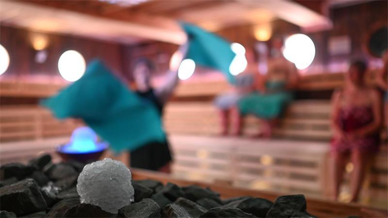 Mehrere Minuten mehr als 90 Grad - auch das Sauna-Personal muss Hitze gut abkönnen. (Illustration)
