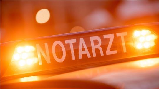 Mehrere Motorradfahrer schweben nach einem Unfall in Lebensgefahr. (Symbolbild)