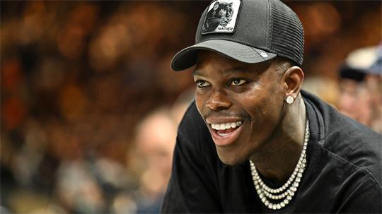 Mehrheitsgesellschafter Dennis Schröder freut sich auf ein weiteres Bundesliga-Jahr der Basketball Löwen Braunschweig. (Archivbild)