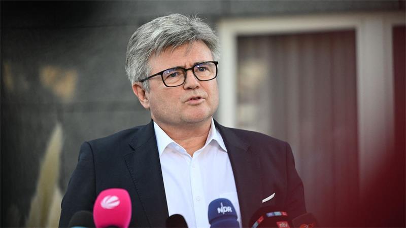 VW kündigt Tarifverträge: Was heißt das für Beschäftigte? Meiswinkel: Die Maßnahmen aus dem Zukunftsplan müssen schnell und konsequent umgesetzt werden.