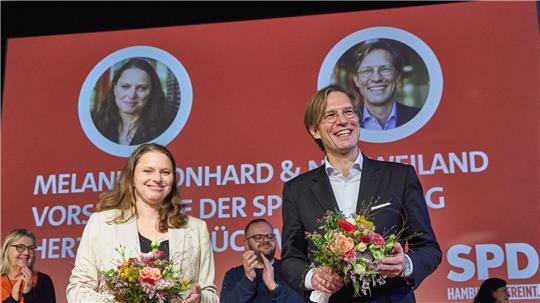Melanie Leonhard und Nils Weiland erhielten bei ihrer Wiederwahl zu Hamburgs SPD Vorsitzenden etwas weniger Zustimmung als vor zwei Jahren.