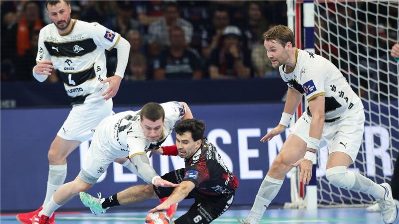THW Kiel auf Platz drei in der European League Melsungens Eric Balenciaga (M) versucht, den Ball zu kontrollieren.