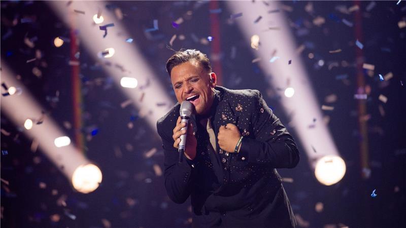 Menowin Fröhlich steht im Finale der RTL-Casting-Show „Deutschland sucht den Superstar“ (DSDS) auf der Bühne im Coloneum.