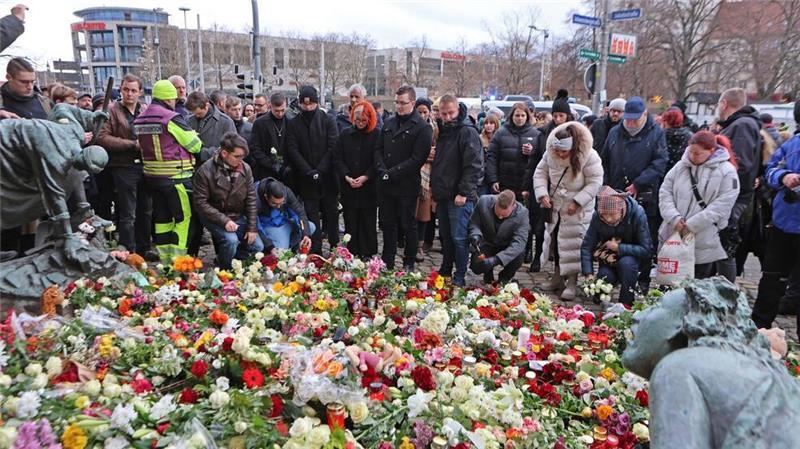 Weihnachtsmarkt-Attacke in Magdeburg - Was wir wissen Menschen gedenken der Opfer und Verletzten nach der Todesfahrt.