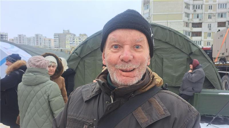 Menschen in ukrainischen Plattenbauten haben oft nur Elektroherde. Eine warme Mahlzeit können sie sich wegen des Stromausfalls nicht zubereiten. (Archivbild)