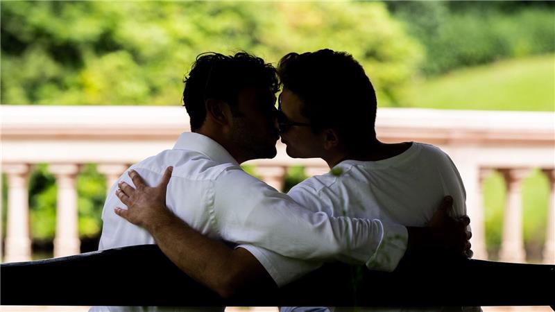 Schönheitstrend volle Lippen - mehr Volumen, weniger Gefühl? Menschen sind die einzige Spezies, die sich küsst.