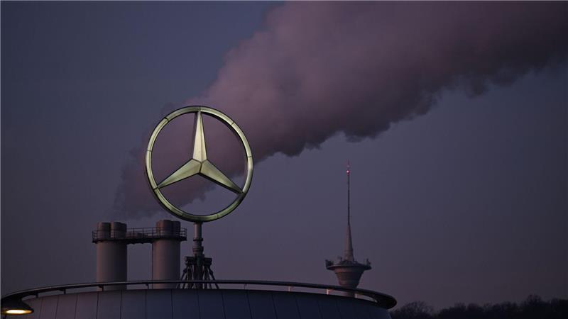 Mercedes-Benz hat zu Jahresbeginn weniger Fahrzeuge verkauft. (Archivbild)