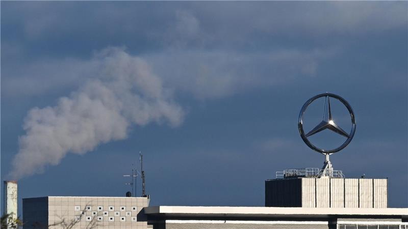 Mercedes-Benz mit Gewinneinbruch. (Foto aktuell)