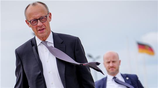 Merz auf dem Weg zum Nato-Gipfel