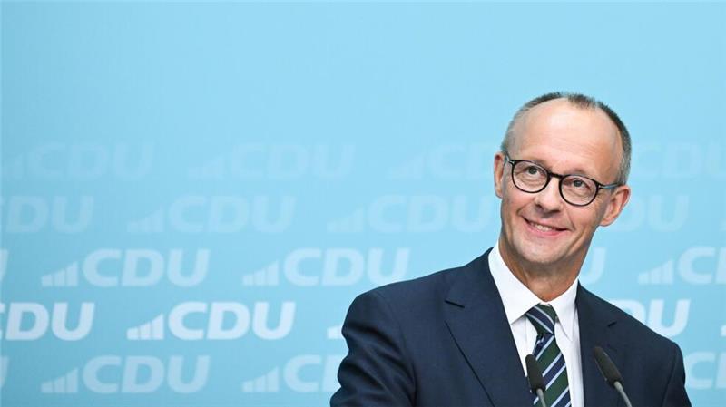 Merz nun offiziell Kanzlerkandidat - „sehr harter Wahlkampf“ Merz hat die Landtagswahl in Brandenburg schnell abgehakt.