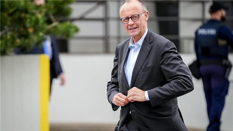 Kiew erwartet neue russische Offensive Merz hebt die Reichweitenbeschränkung beim Einsatz deutscher Waffen in der Ukraine auf.