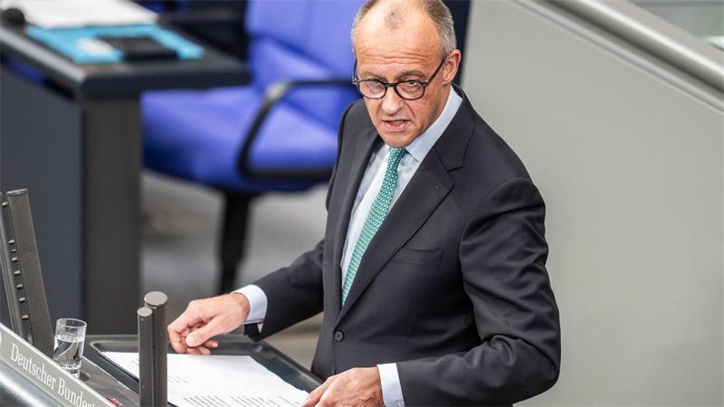 Merz spricht in seiner Regierungserklärung auch die AfD direkt an.