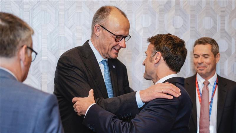 Luftkampfsystem FCAS bekommt weitere Gnadenfrist Merz und Macron haben die Verteidigungsministerien beauftragt, sich erneut über FCAS zu beugen.