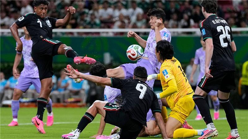 Das war die WM-Nacht: Jubel bei Mexiko, Schock für Kanada Mexiko steht nach dem Sieg gegen Südkorea vorzeitig in der WM-Zwischenrunde.