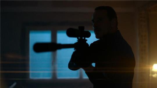 Michael Fassbender ist der Profikiller, dem alles egal ist.