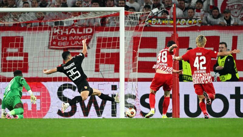 Michael Gregoritsch (2.v.r) traf in der Verlängerung zum 3:2.