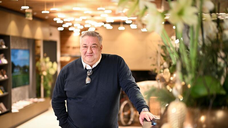 Hotels in Deutschland - Krise ohne Ende? Michael Heinzler betreibt ein Hotel am Bodensee. Im kommenden Jahr wird er die Preise um 16 bis 18 Prozent erhöhen.
