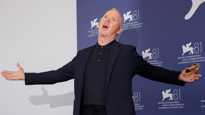 Tim Burton: Habe Erfolg von „Beetlejuice“ nie verstanden Michael Keaton verkörpert wieder den ikonischen Poltergeist Beetlejuice.