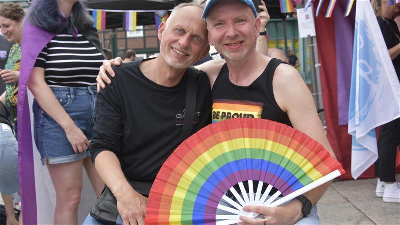 CSD in Stade: Fest der Vielfalt und starkes Zeichen gegen Ausgrenzung Michael und Michael wollen ein Zeichen für Toleranz setzen.