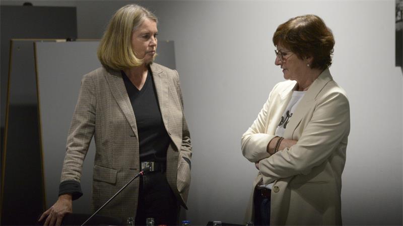 Beispielloser Eklat in Buxtehude: Stadtbaurätin brüskiert eigene Verwaltung Michaela Springhorn ist seit drei Jahren Stadtbaurätin in Buxtehude. Hier ist sie im Gespräch mit Bürgermeisterin Katja Oldenburg-Schmidt.