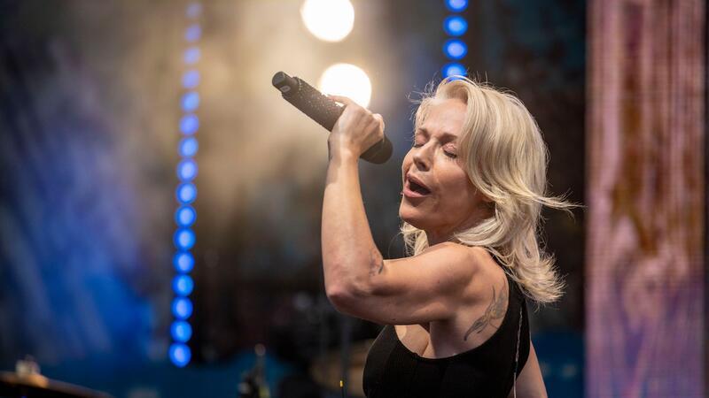 „Flutlicht“: Michelle legt persönliches Abschiedsalbum vor Michelle: „Ich bin mit großer Naivität in diese Branche gekommen, mit dem Glauben, dass jeder mein Freund ist.“