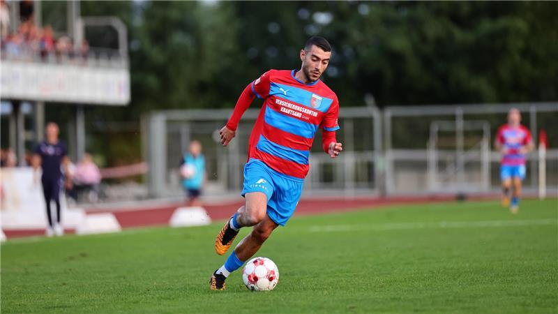 3:1 für D/A: Wulff-Festspiele im Kehdinger Stadion Miguel Fernandes durfte von Anfang an spielen, weil sich Haris Hyseni beim Aufwärmen verletzte.
