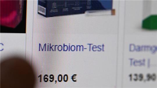 Mikrobiom-Tests seien wenig aussagekräftig und kostspielig, warnt eine Expertin.
