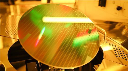 Mikrochips werden hauptsächlich aus Herstellerländern wie China oder Taiwan importiert. (Symbolbild)