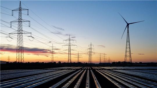 Milliardenteure Entschädigungen für die Abregelung von Wind- und Solaranlagen sollen nach einem Gesetzentwurf sinken.