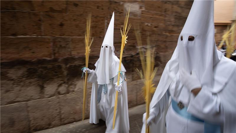 Warum vor Ostern so viele Spanier auf den Straßen sind Millionen verfolgen die Umzüge auch vor den TV-Schirmen. (Foto aktuell)