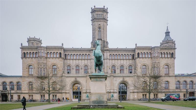 Mindestens eine Hochschule aus Niedersachsen soll das Rennen machen - Chancen hat etwa die Leibniz Universität Hannover. (Archivfoto)