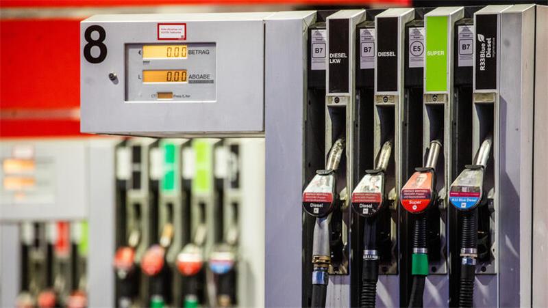 Mineralölgesellschaften ändern ihre Preise an den Zapfsäulen täglich mehrfach.