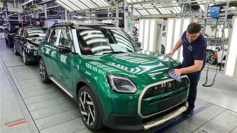 Mini lief vergangenes Jahr stark und half dem Konzern damit ins Plus. (Archivbild)