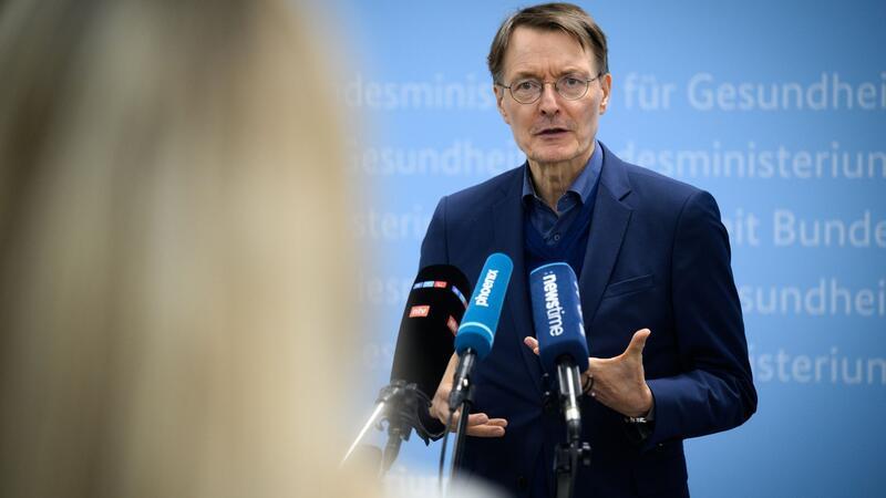Schnelle Hilfe – Was Patienten künftig im Notfall tun müssen Minister Lauterbach will Patienten besser steuern. (Archivbild)