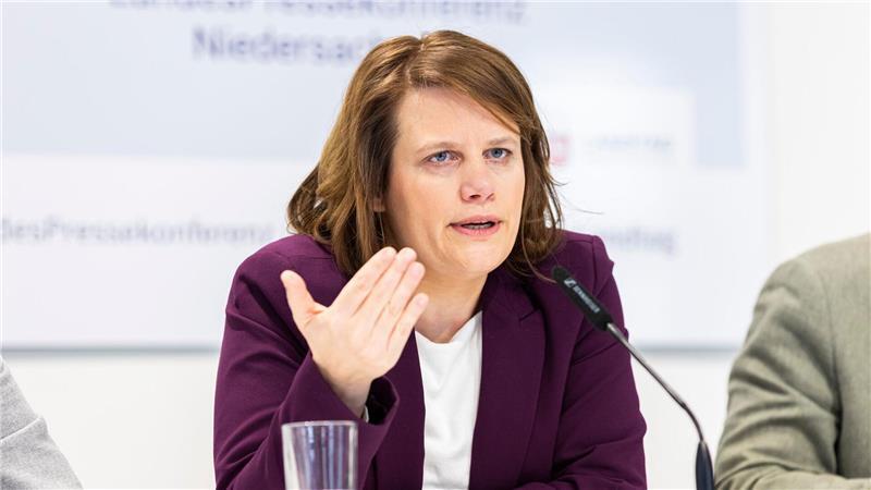 Ministerin Hamburg verweist auf den in Niedersachsen einmaligen Demokratiebildungserlass, der politische Bildung fächerübergreifend regelt. (Archivbild)