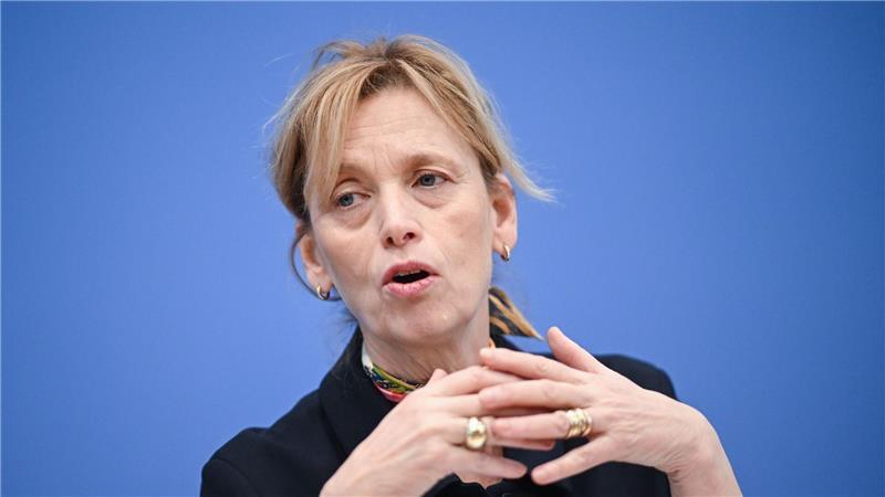 Ministerin Prien sieht das Internet auch als Mittel gegen Einsamkeit bei Älteren.