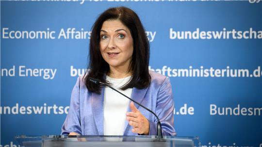 Ministerin Reiche reagiert auf Aussagen des Finanzministers.
