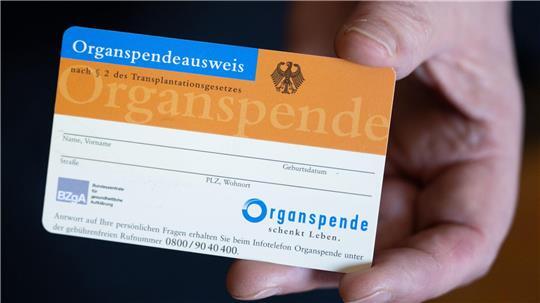 Ministerin Warken ruft zu Bereitschaft für Organspenden auf. (Symbolbild)