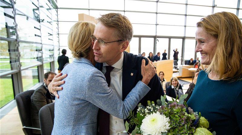 Torp zur neuen Rechnungshofpräsidentin gewählt Ministerpräsident Daniel Günther (CDU) und Finanzministerin Silke Schneider (Bündnis 90/Die Grünen) zählten zu den ersten Gratulanten.