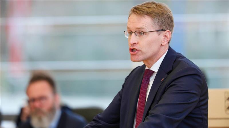 Ministerpräsident Daniel Günther (CDU) will verstärkt in die Sicherheit investieren.